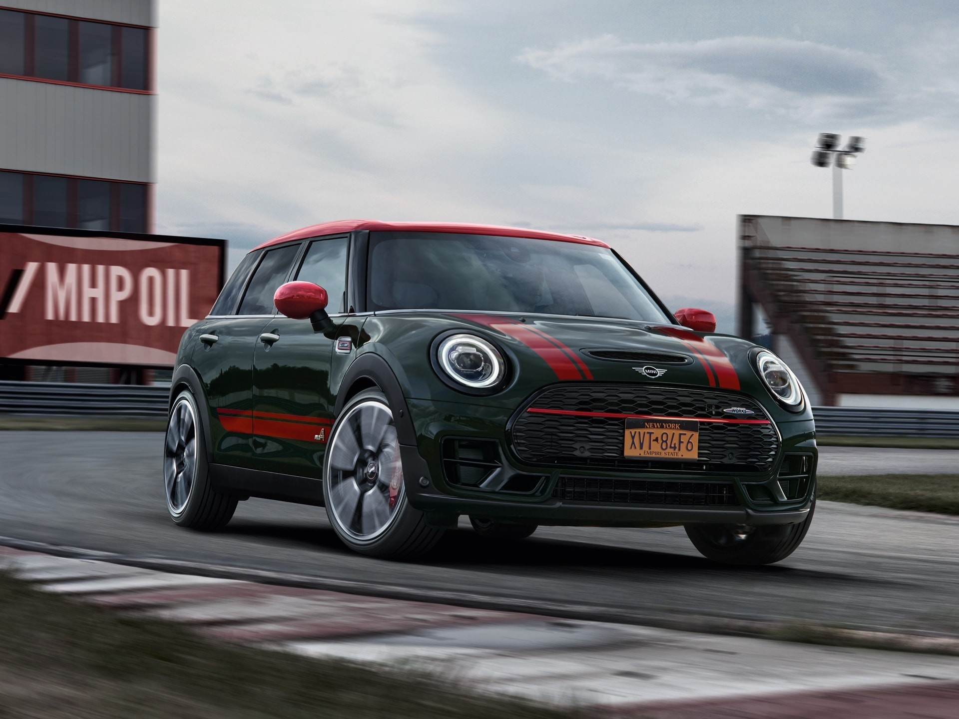 MINI John Cooper Works Clubman – front view – race track MINI John Cooper Works Clubman – front view – race track